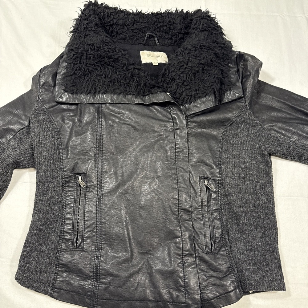 JACKET Miss Me WOMEN LARGE Moto Biker Jacket Full Zip SWEATER Sleeves FAUX FUR